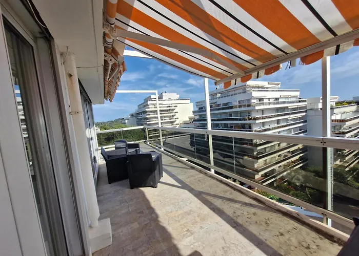 Incroyable Vue Sur Des Iles Antibes