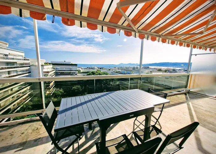 Incroyable Vue Sur Des Iles Antibes