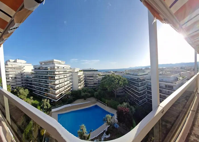 Incroyable Vue Sur Des Iles Antibes