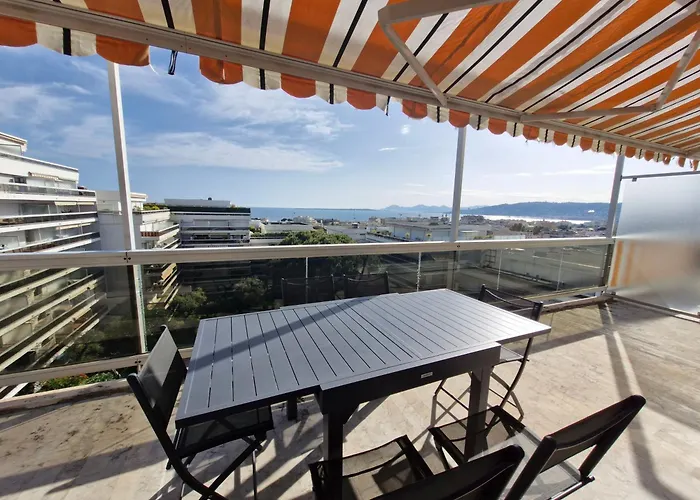 Lägenhet Tanit Incroyable Vue Sur Des Iles Antibes